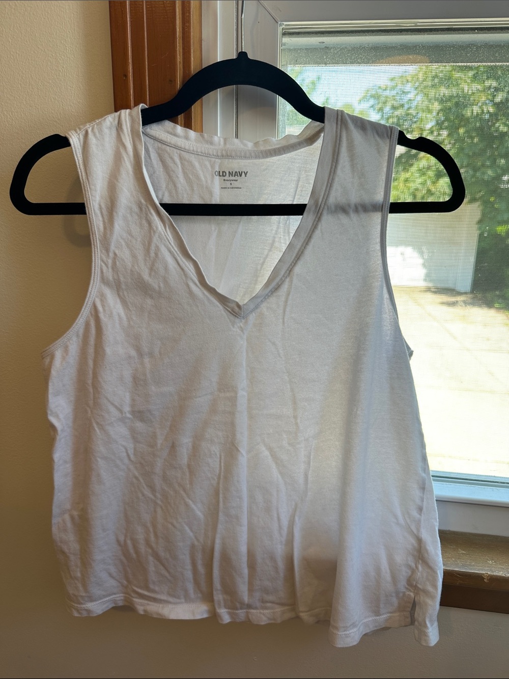 TWO 100% Cotton t-shirts Loft Rust-White Striped & Old Navy White V-Neck Tees - Picture 6 of 9